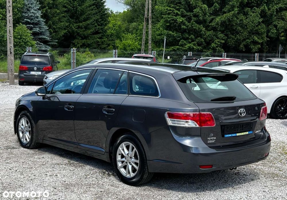 Toyota Avensis - 6