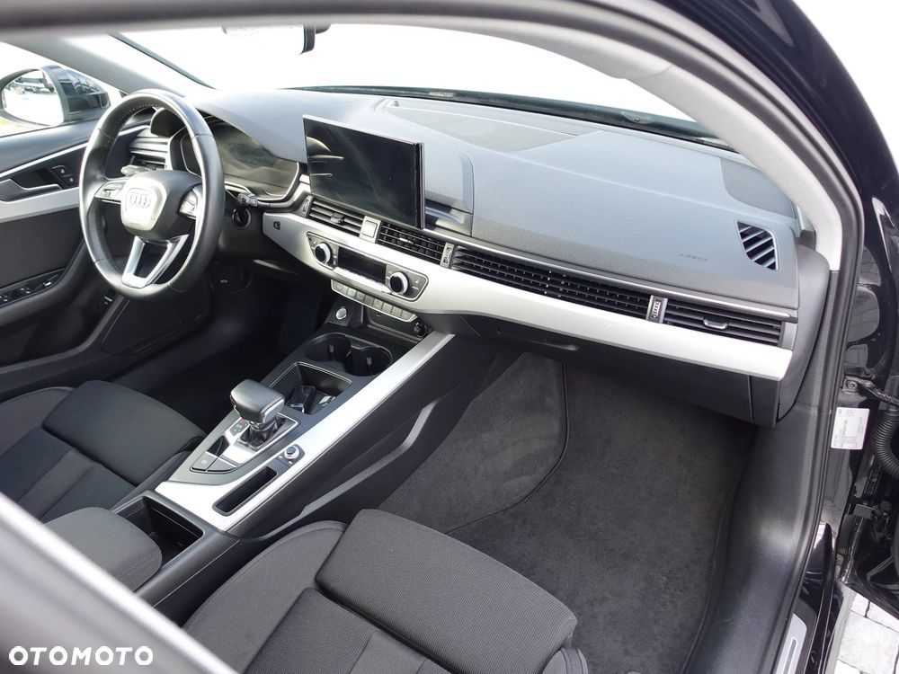 Audi A4 Avant 2021 photo 4