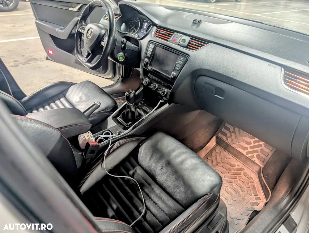 Skoda Octavia 2.0 TSI RS - 7