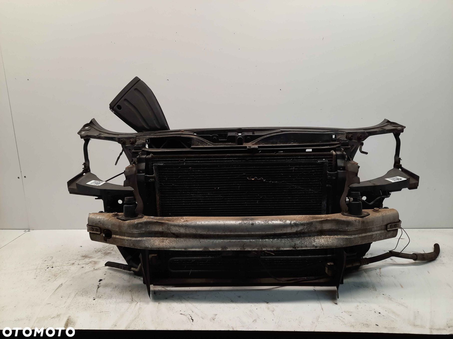 ^ PAS PRZEDNI AUDI A4 B7 2.0 TDI BELKA WZMOCNIENIE CZOŁOWE CHŁODNICA WODY 1 WENTYLATOR OBUDOWA DIESEL MANUAL - 1