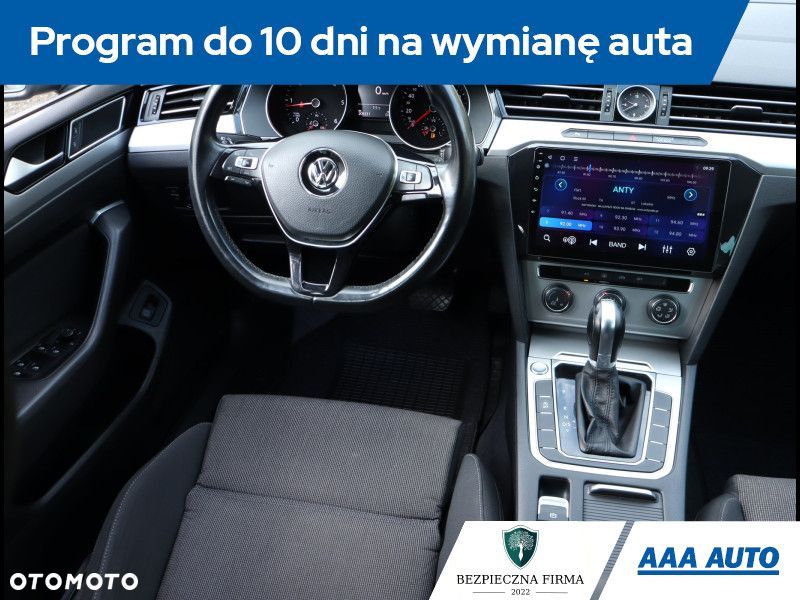 Volkswagen Passat - 8