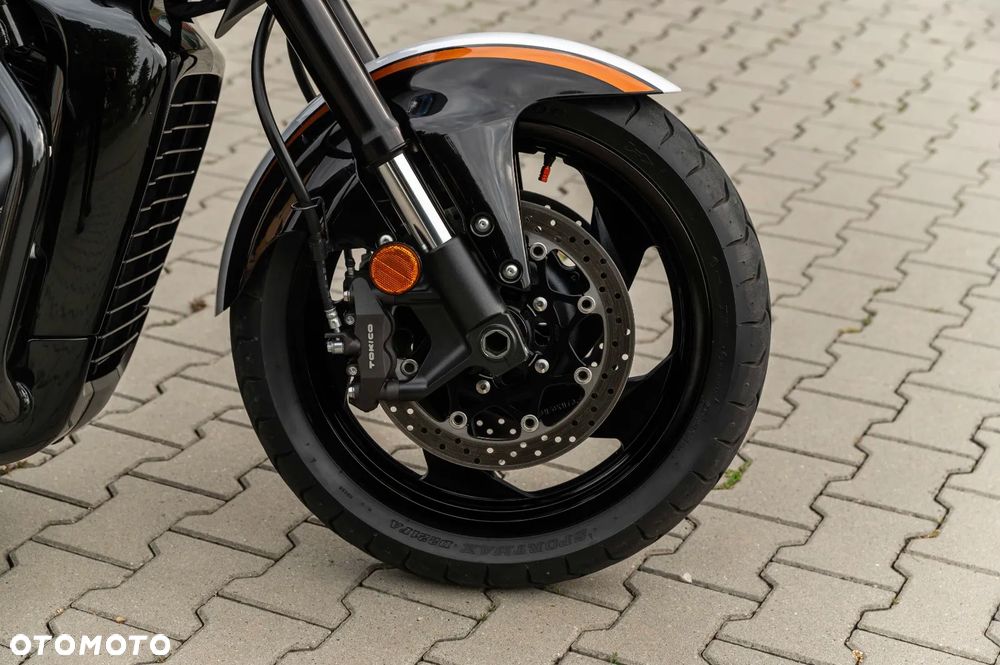Suzuki Boulevard - 34