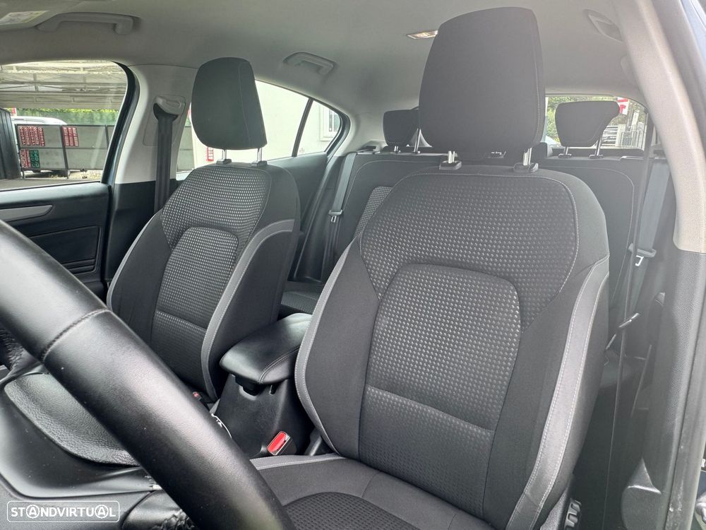 Ford Focus 1.5 TDCi ECOBlue Business Aut. - 20