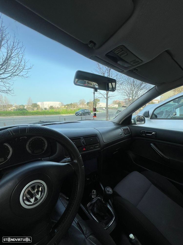 VW Golf 1.4i Conceptline - 1