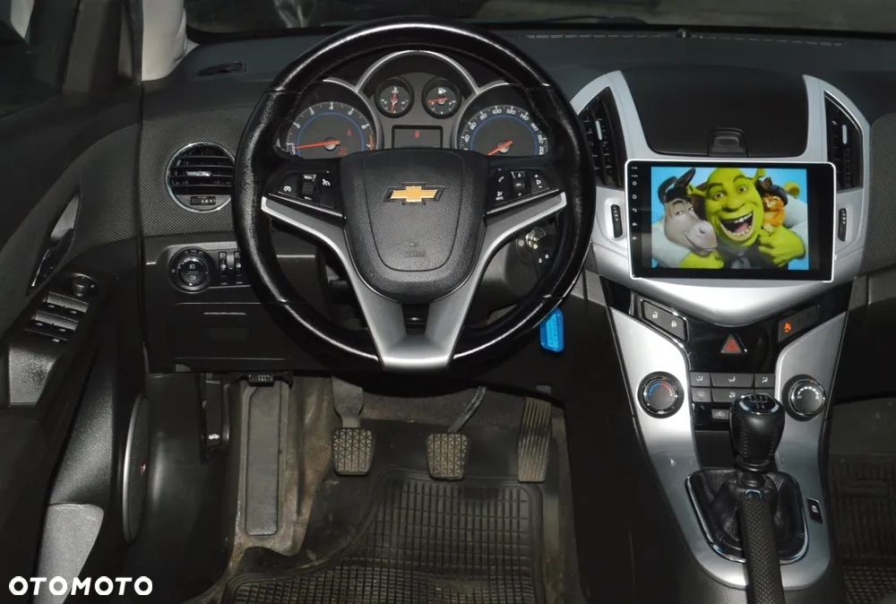 Chevrolet Cruze - 27