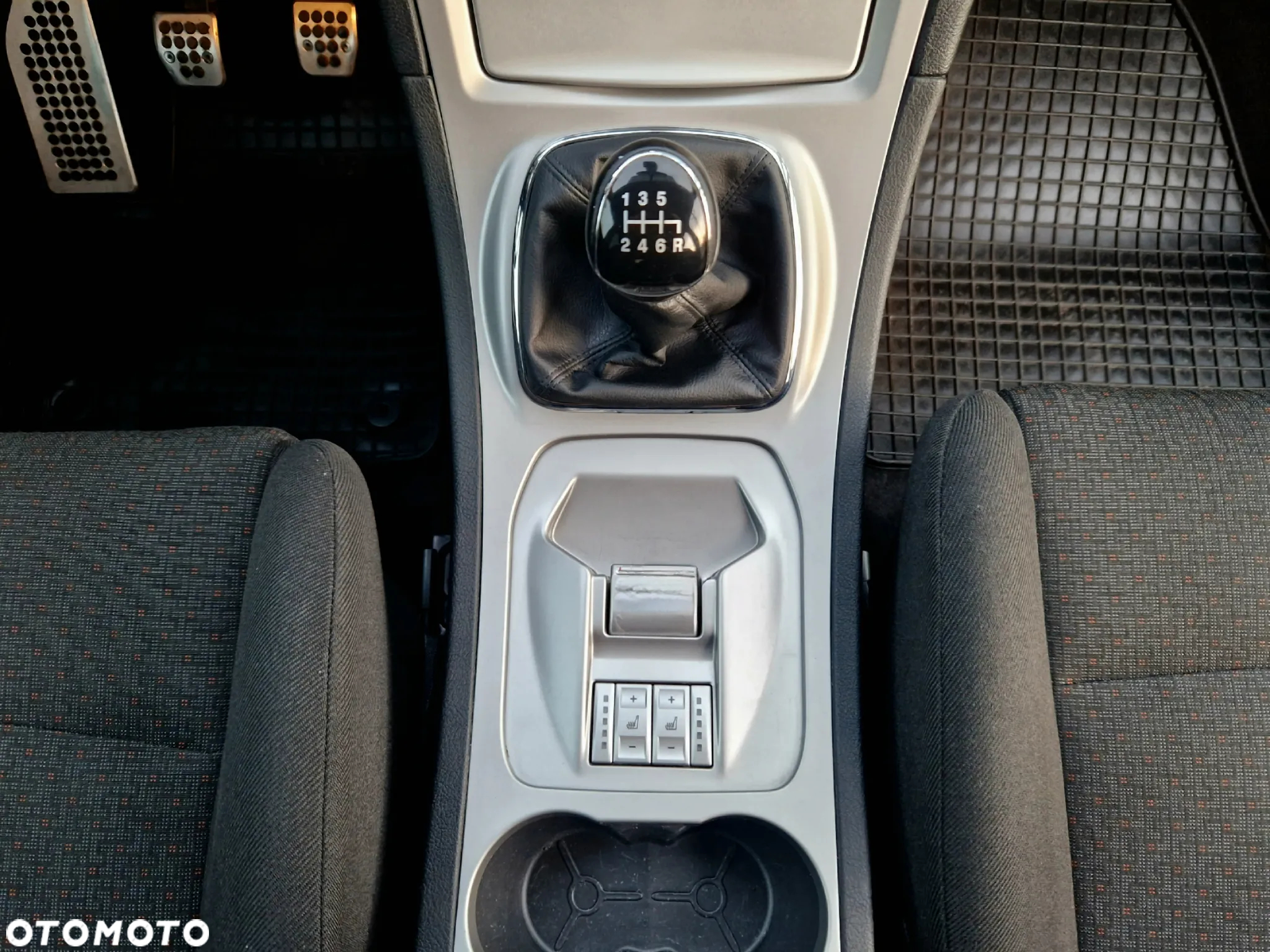 Ford S-Max - 19