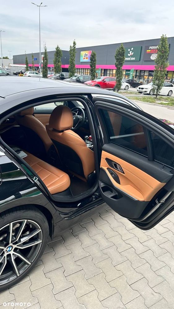 BMW Seria 3 330i xDrive Luxury Line sport - 18