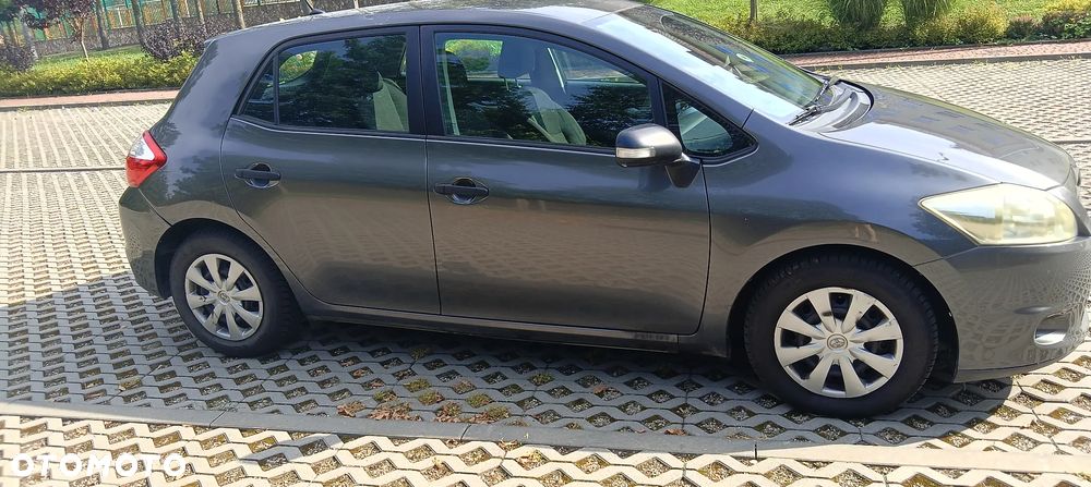 Toyota Auris 1.33 VVT-i Business Edition - 2