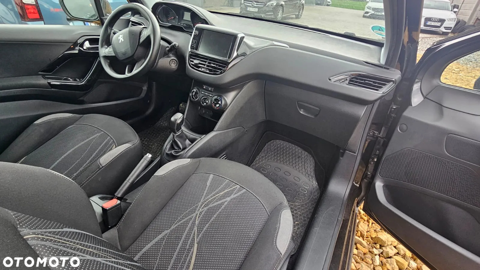Peugeot 208 - 7