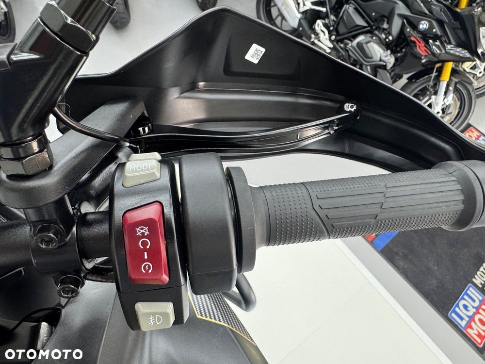 VOGE 900DSX - 35