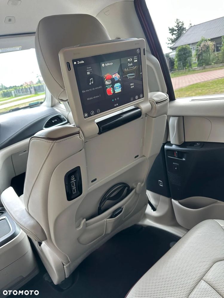 Chrysler Pacifica - 18