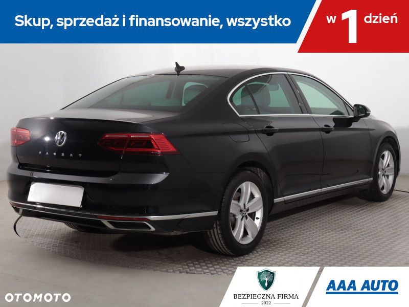 Volkswagen Passat - 6