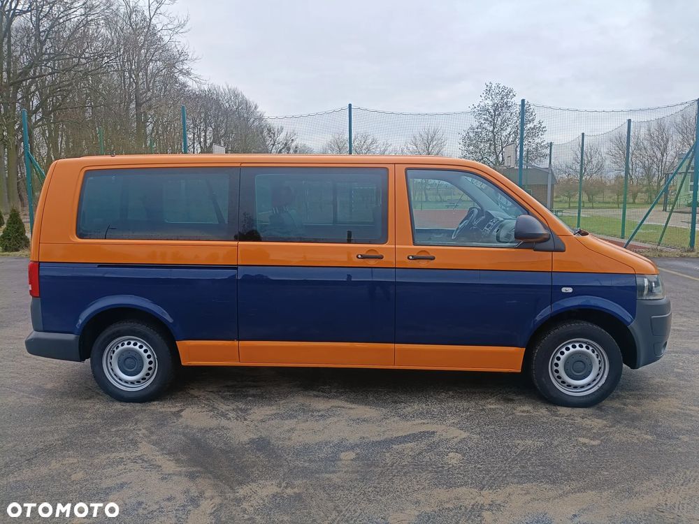 Volkswagen Caravelle - 7