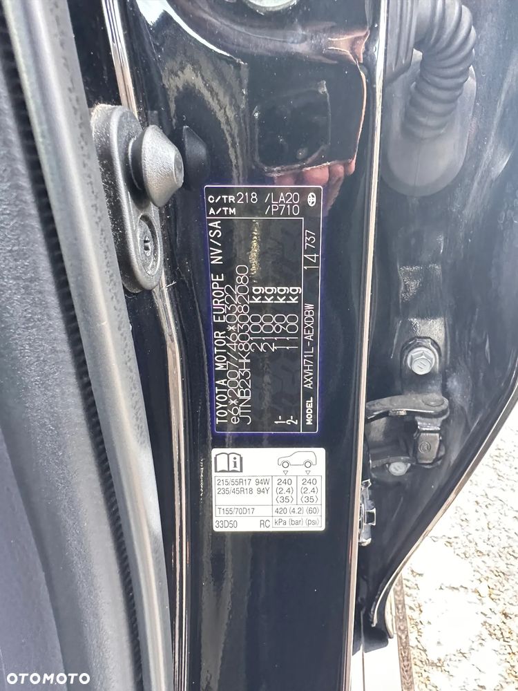 Toyota Camry - 17