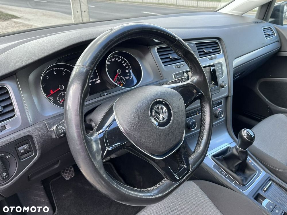 Volkswagen Golf - 17