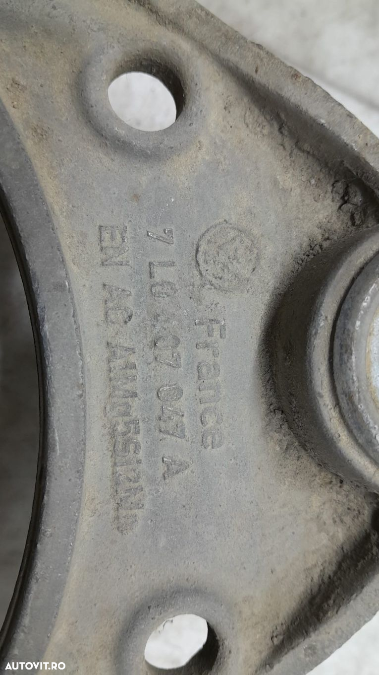 Brat suspensie roata stanga fata 7l0407047a Volkswagen VW Touareg gen - 3