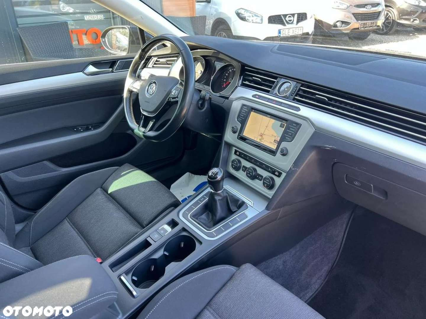 Volkswagen Passat - 8