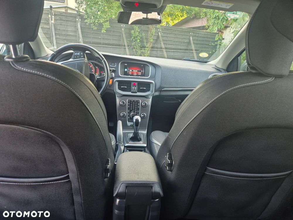 Volvo V40 D4 Summum - 9