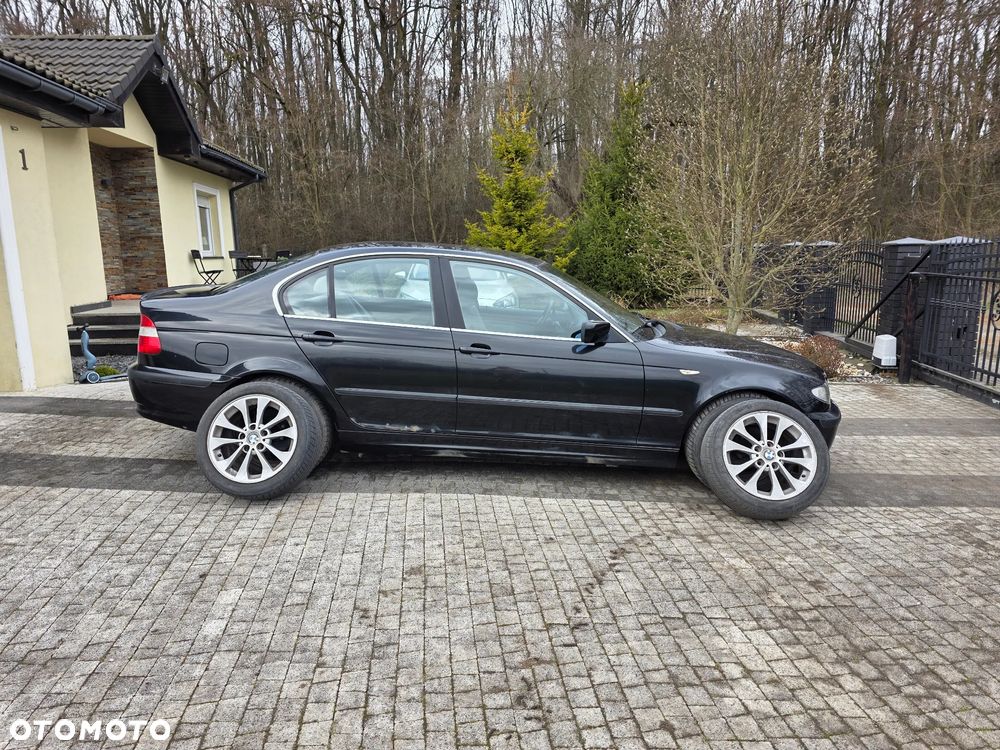 BMW Seria 3 318i - 4