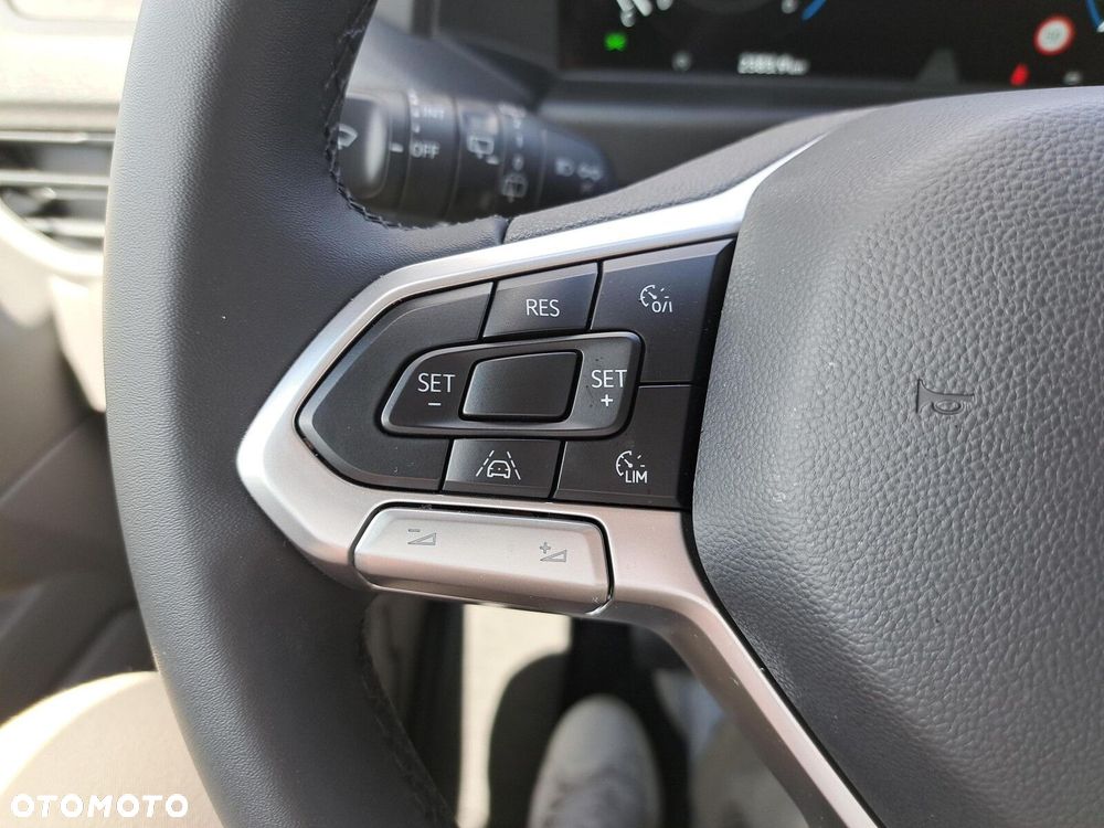 Volkswagen Caravelle - 27