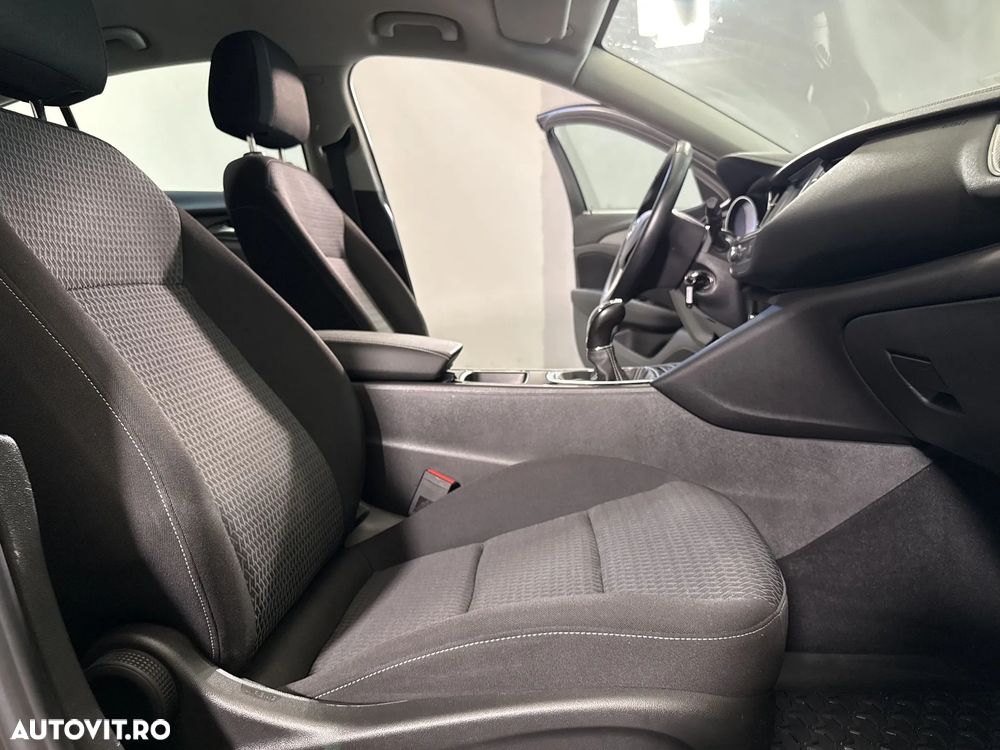 Opel Insignia - 12