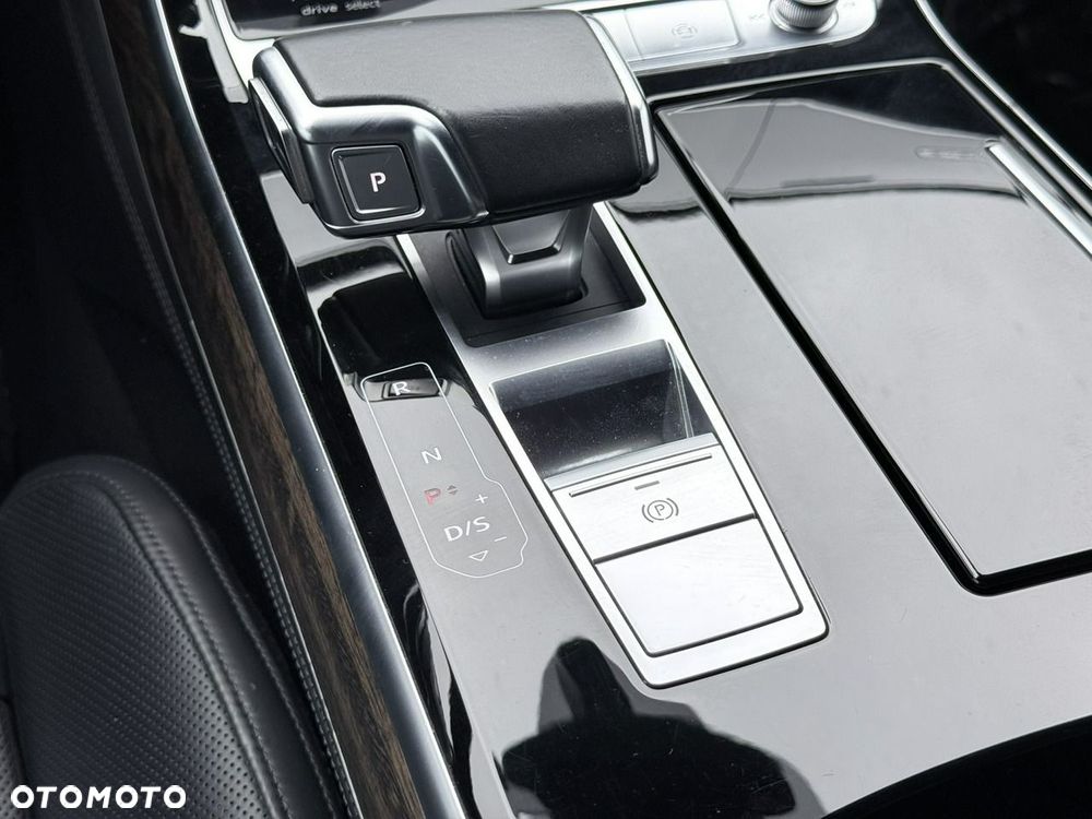 Audi A8 L 55 TFSI quattro tiptronic - 36