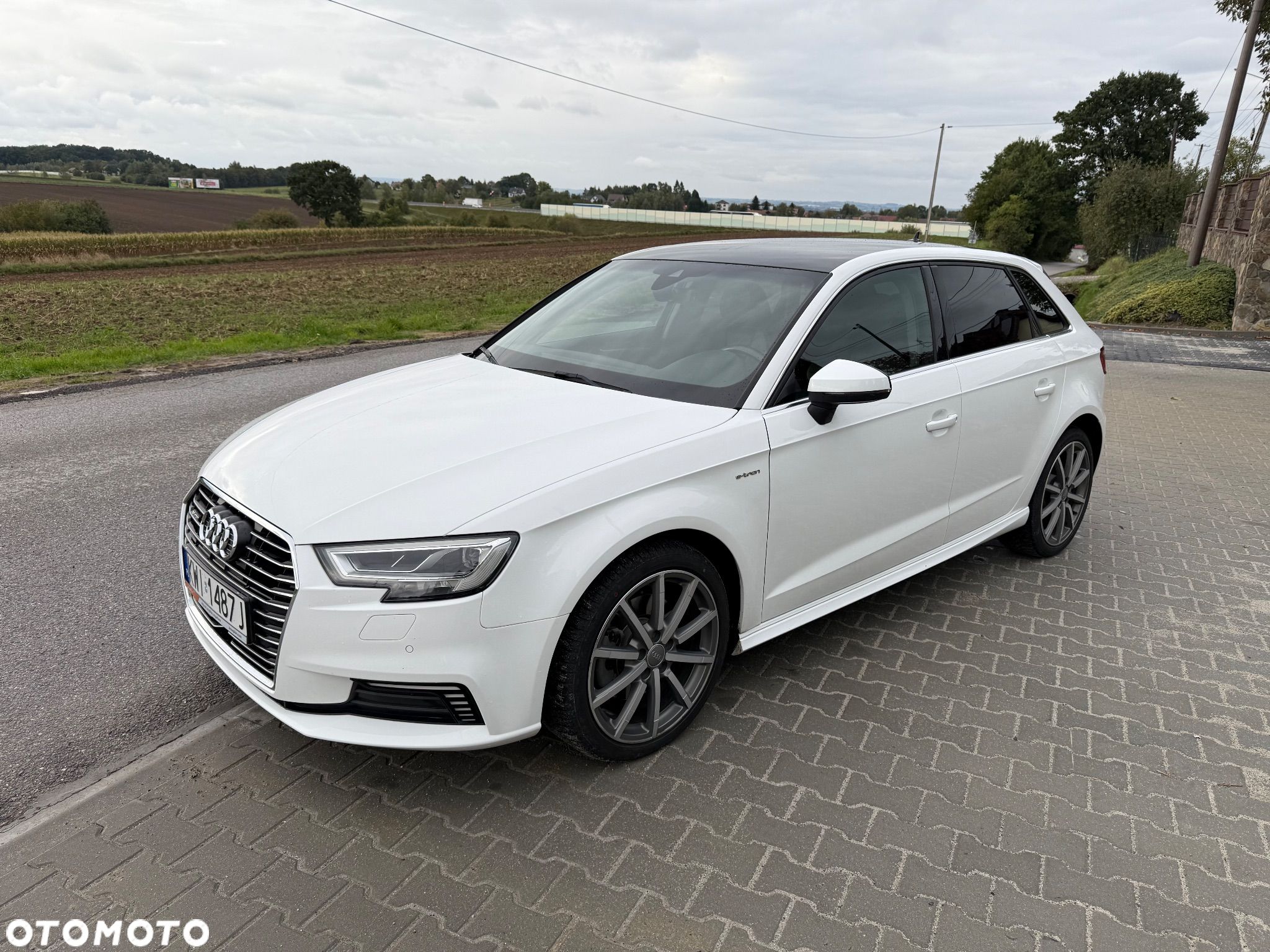 Audi A3 Sportback 1.4 TFSI e-tron S line Sportpaket - 1