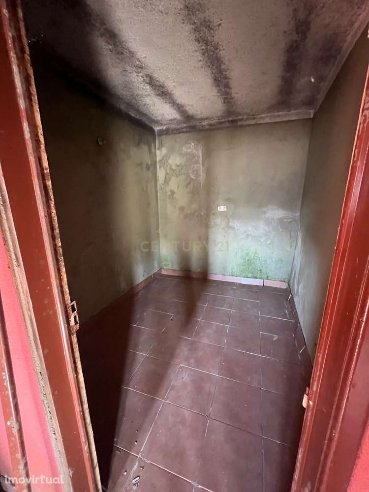 Moradia para reconstrução em São Mamede - Penacova - Grande imagem: 5/17