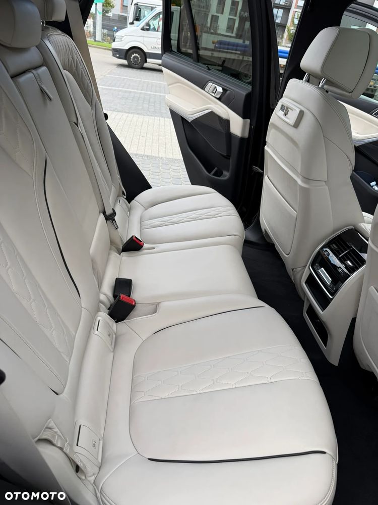 BMW X5 xDrive40i mHEV - 13