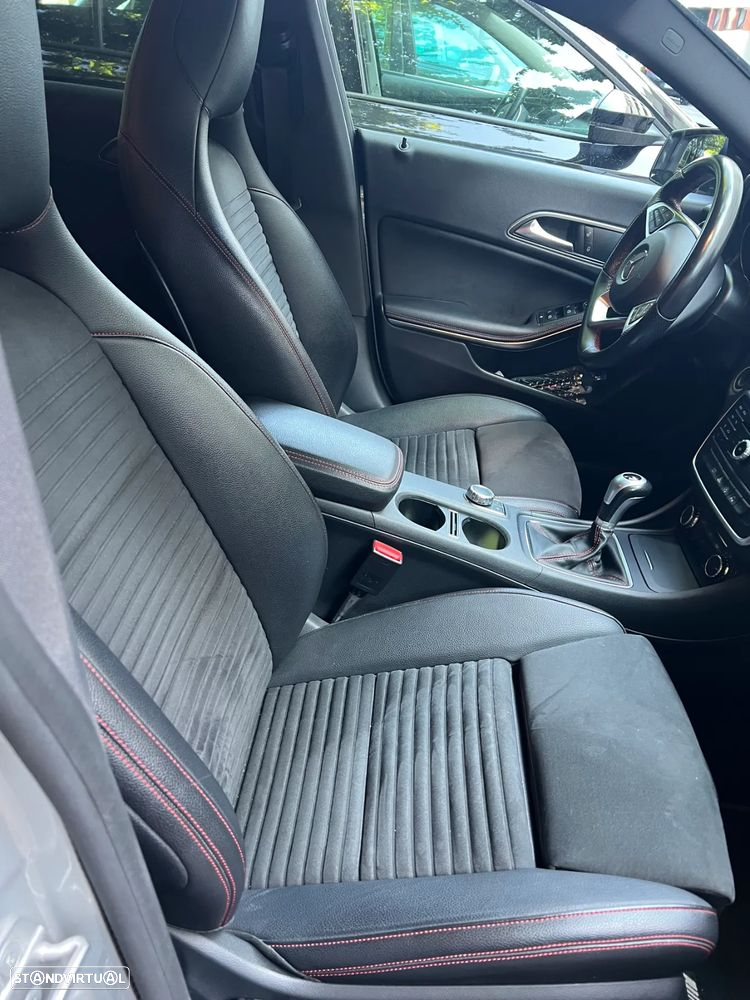 Mercedes-Benz CLA 180 d Shooting Brake AMG Line - 13