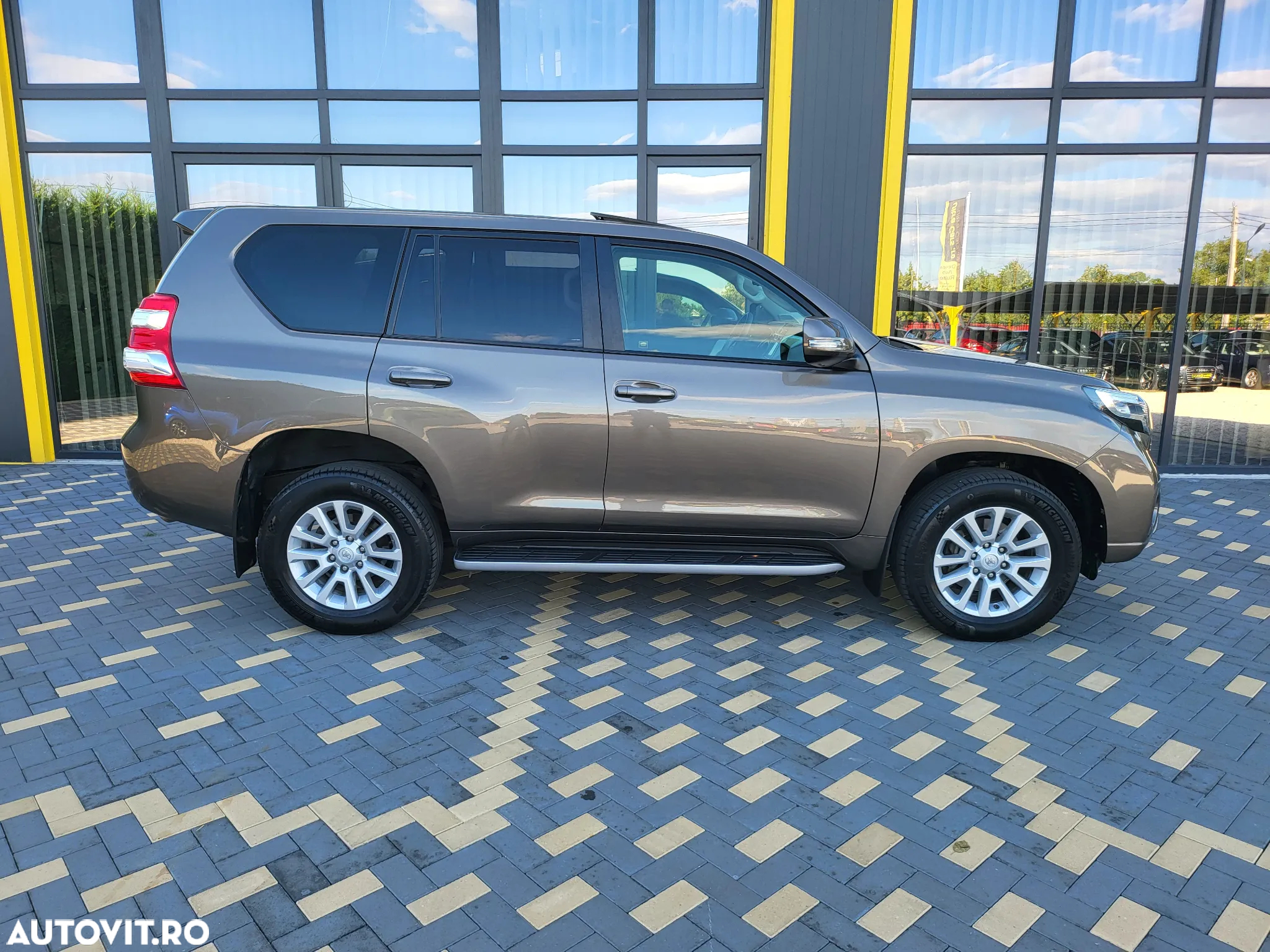 Toyota Land Cruiser 2.8l Turbo D-4D Aut. Luxury - 7