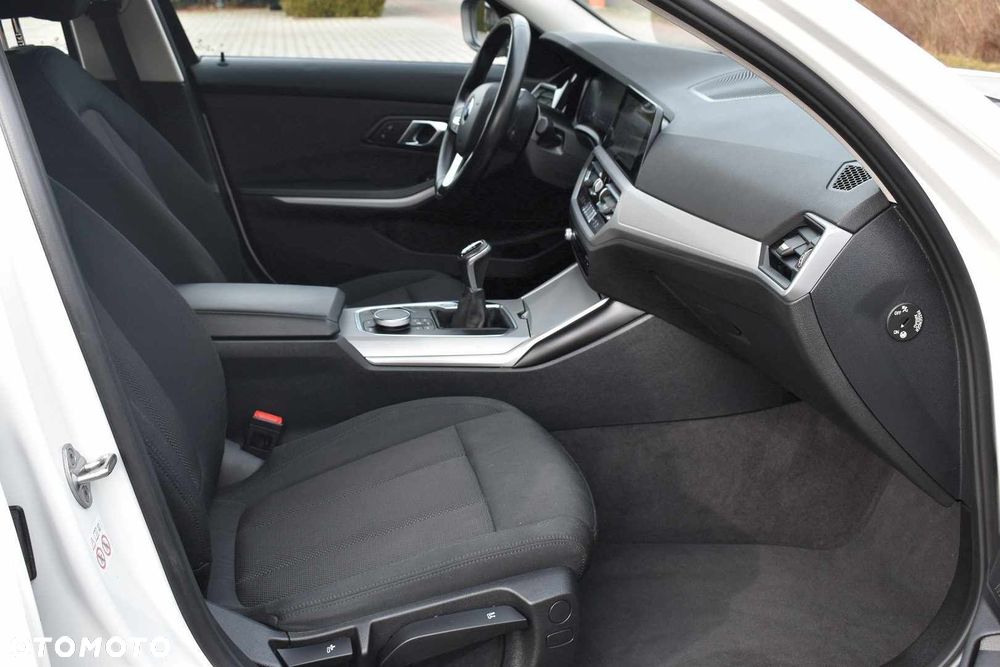 BMW Seria 3 318i Advantage - 7