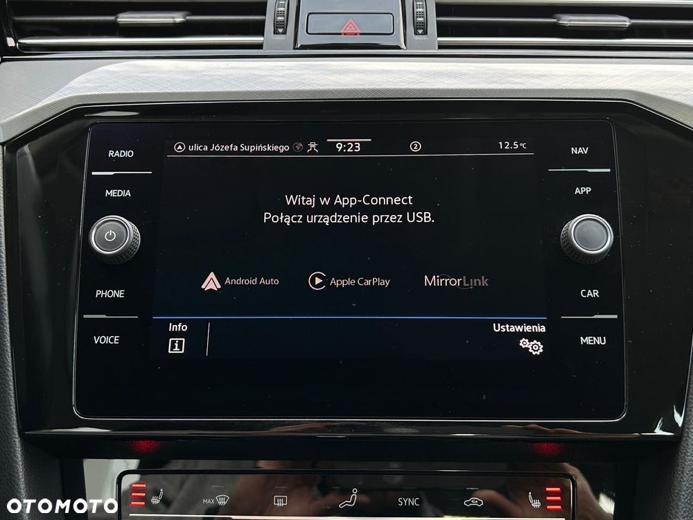 Volkswagen Passat 2.0 TSI Business DSG - 30