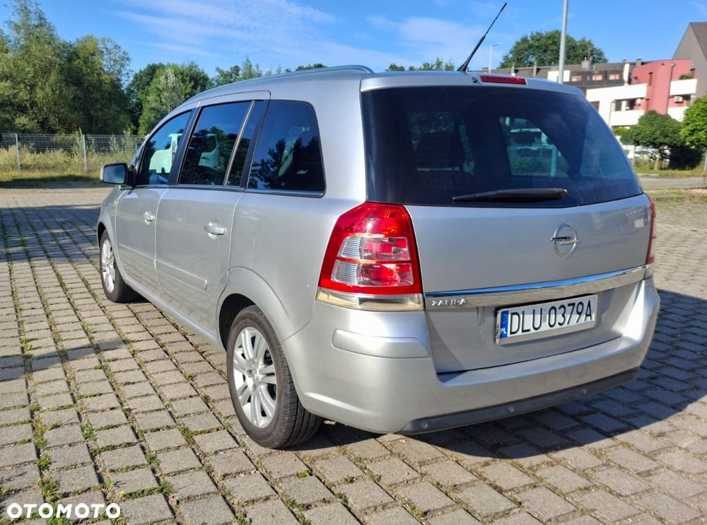 Opel Zafira 1.8 Cosmo EU5 - 3