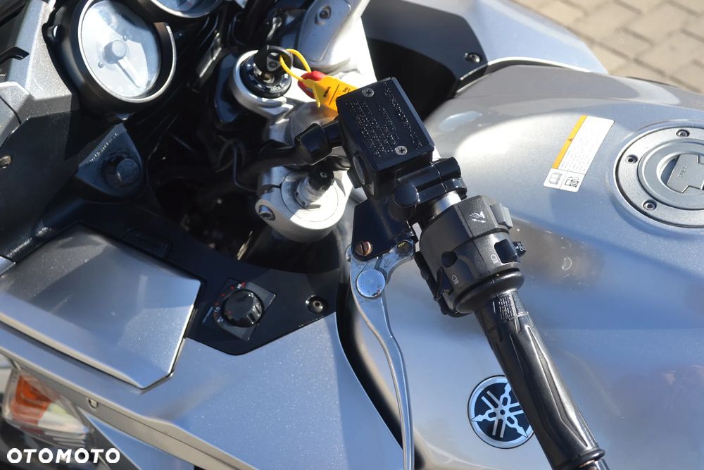 Yamaha FJR - 15