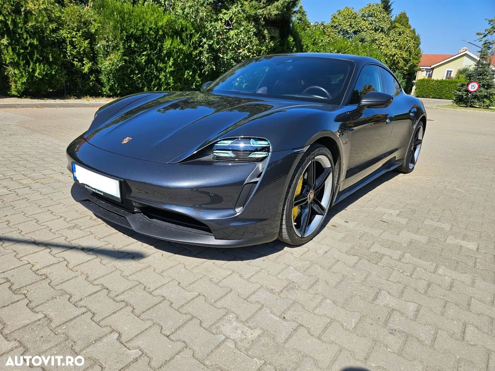 Porsche Taycan - 6