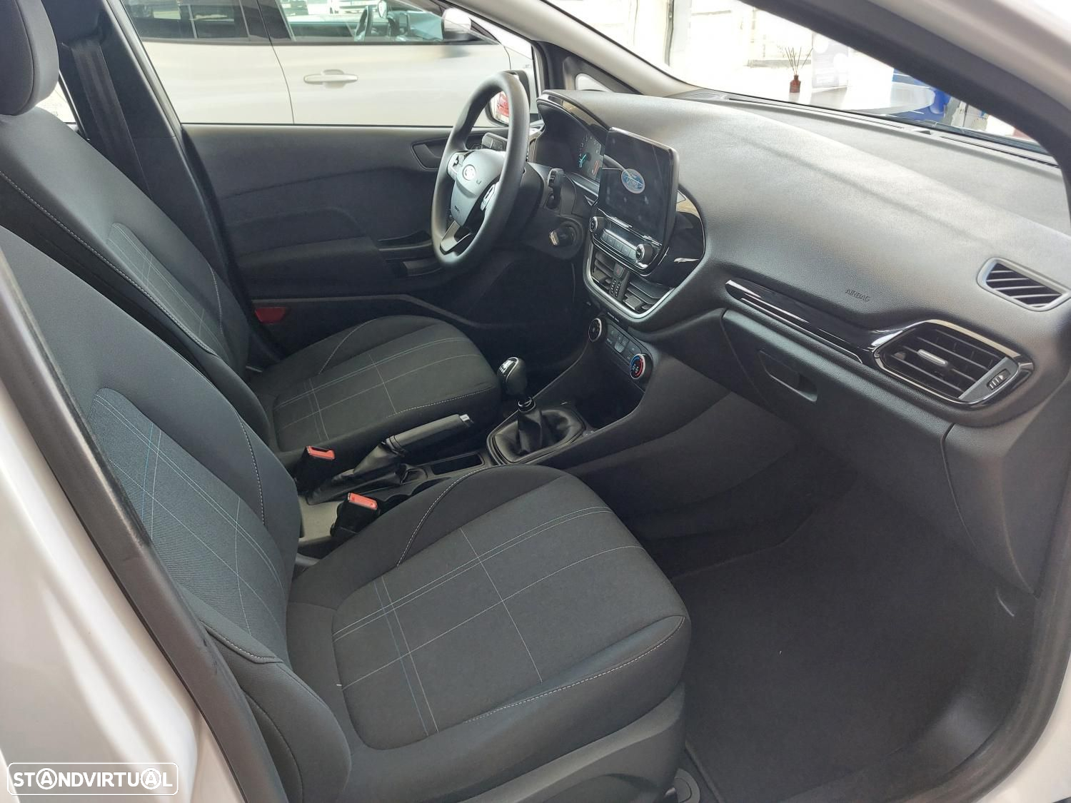 Ford Fiesta 1.0 EcoBoost Connected - 36