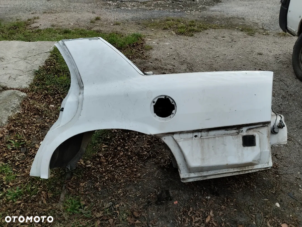 Ford Crown Victoria Tylna Ćwiartka Błotnik