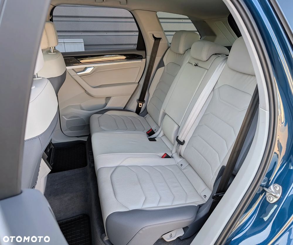 Volkswagen Touareg 3.0 V6 TDI 4Motion DPF Automatik R-Line - 19