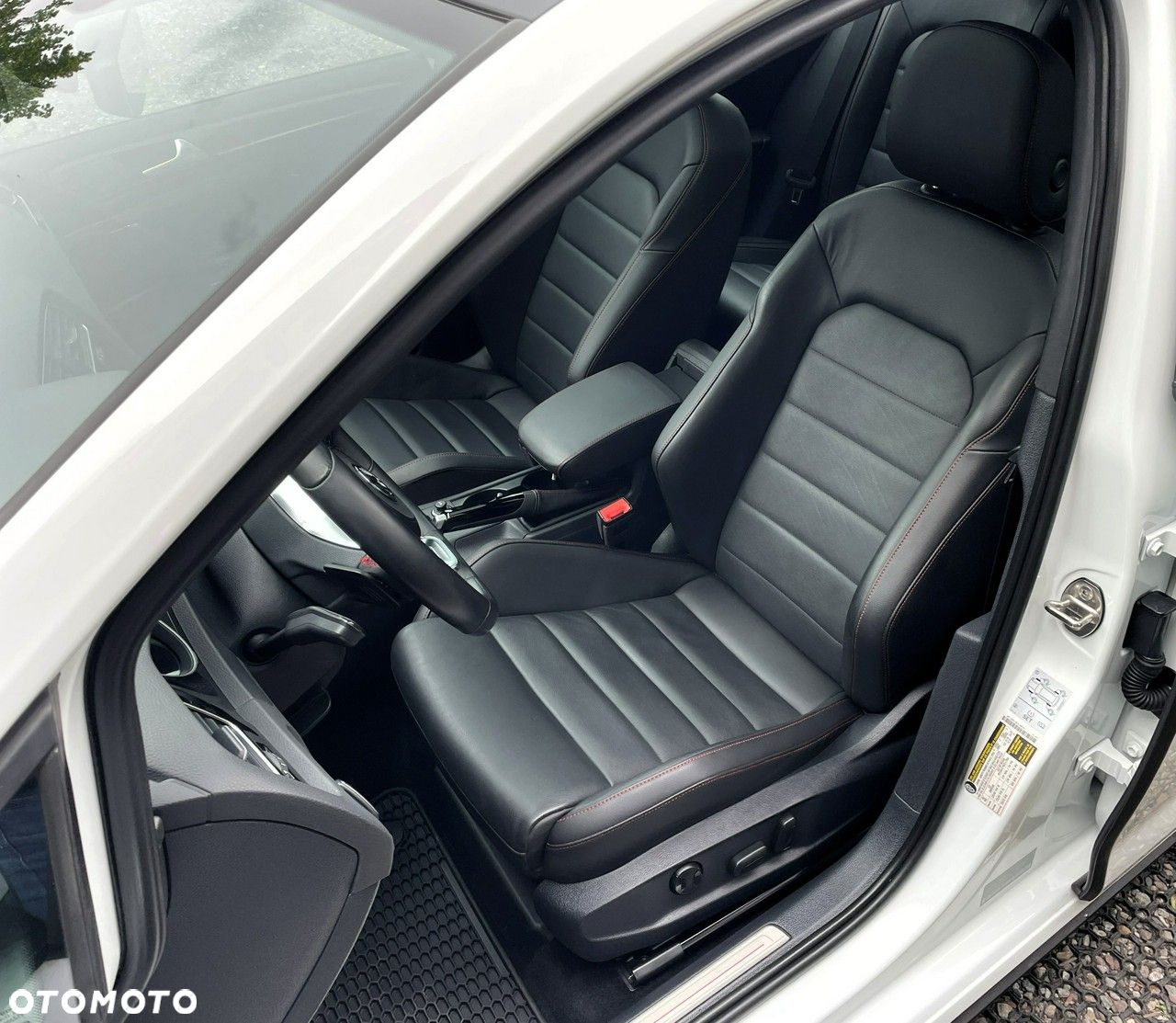 Volkswagen Golf GTI 2.0 TSI OPF DSG Performance - 11
