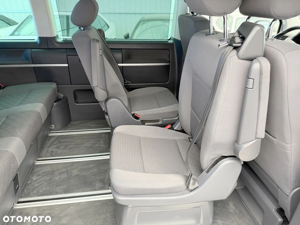 Volkswagen Multivan - 10