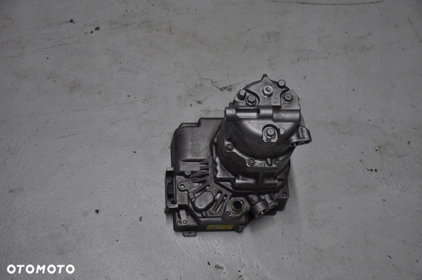 Sprężarka klimatyzacji W221 Hybrid A0032305311