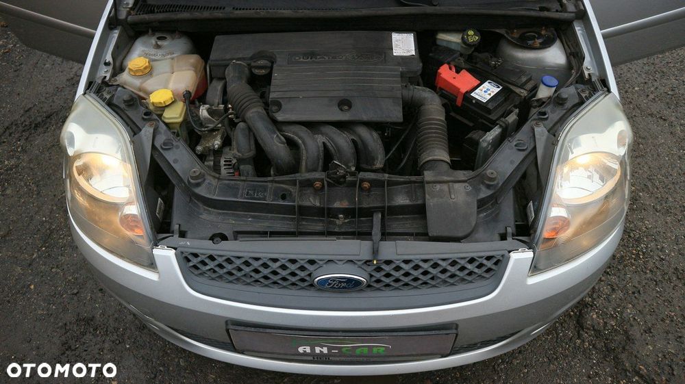 Ford Fiesta 1.25 Ambiente - 26