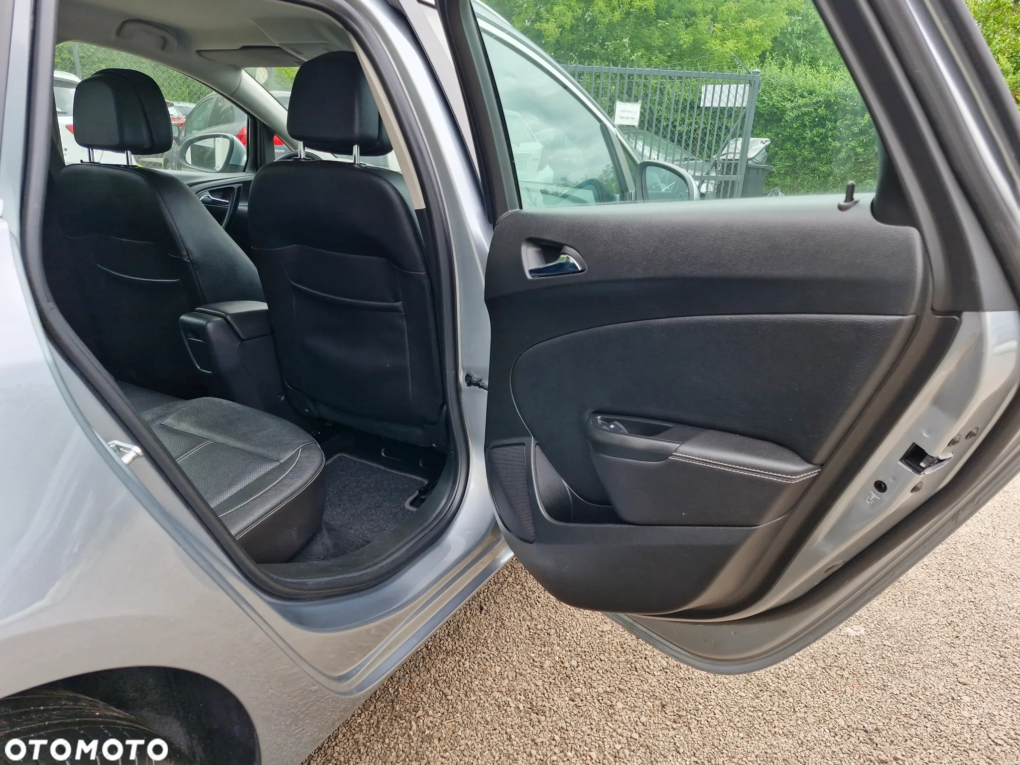 Opel Astra IV 1.4 T Cosmo S&S EU6 - 16
