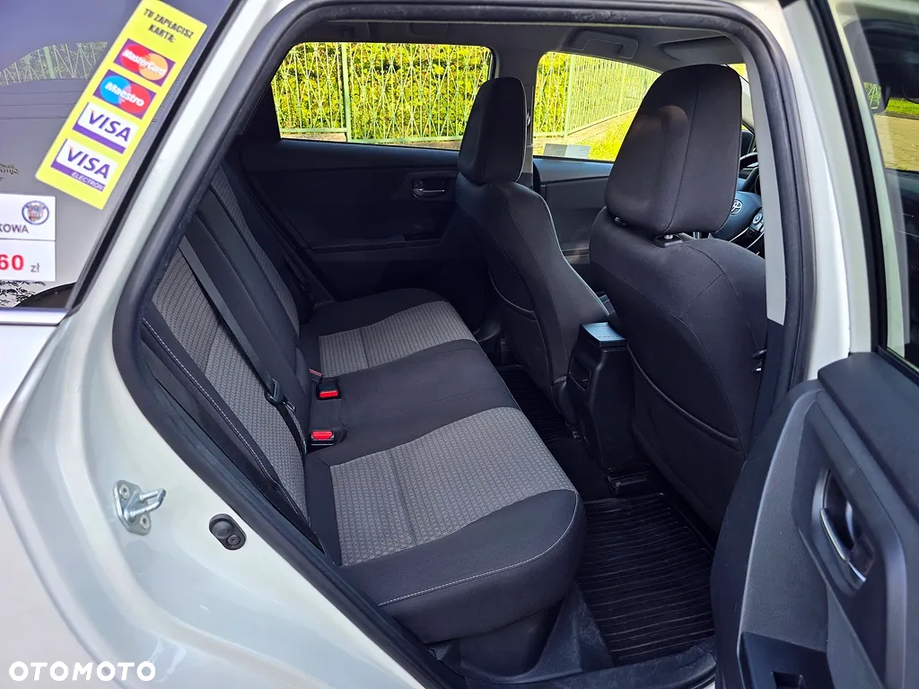 Toyota Auris Hybrid 135 Selection - 14