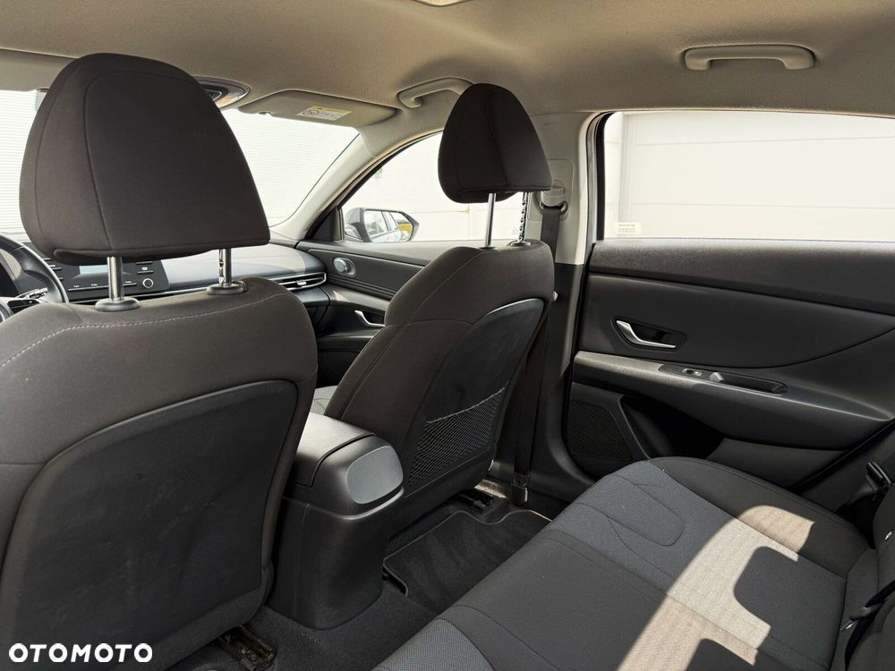 Hyundai Elantra 1.6 Modern CVT - 26