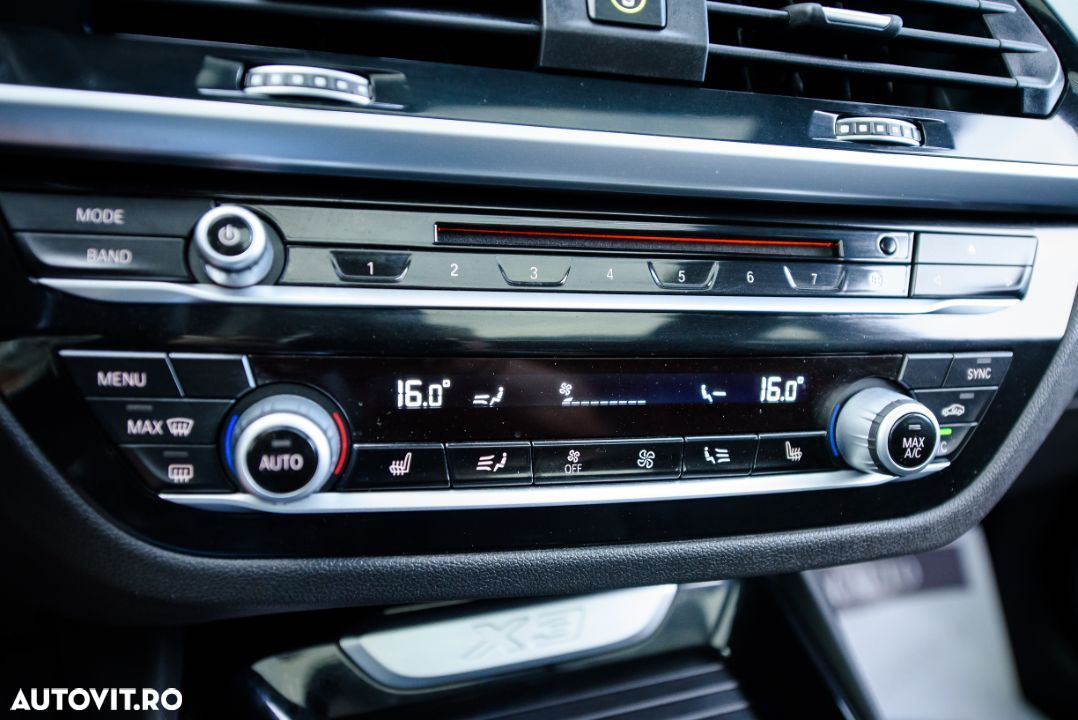 BMW X3 xDrive30i AT - 24