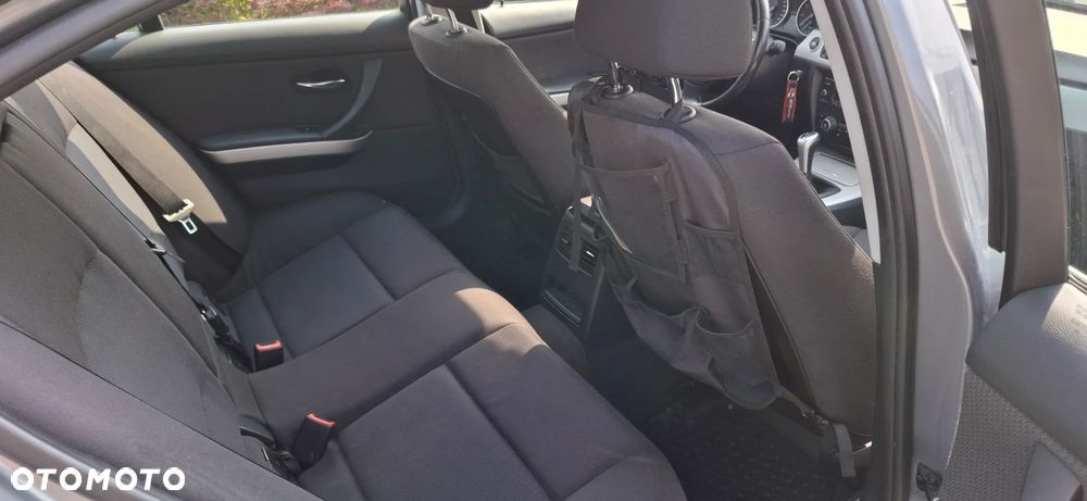BMW Seria 3 318i - 11