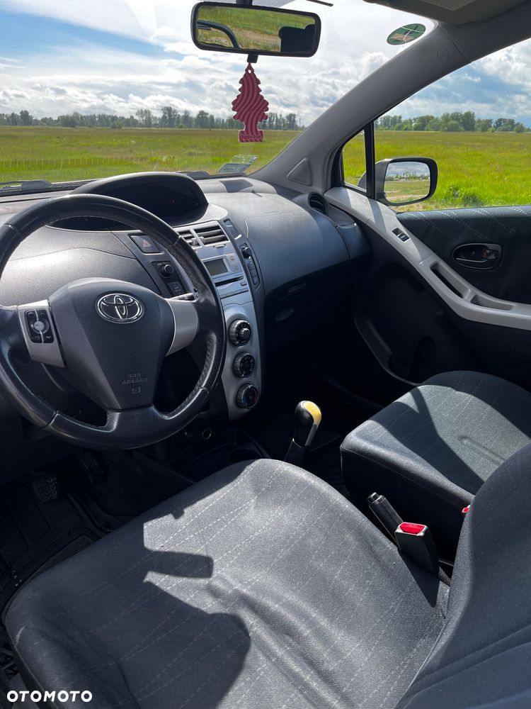 Toyota Yaris 1.3 Sol - 5