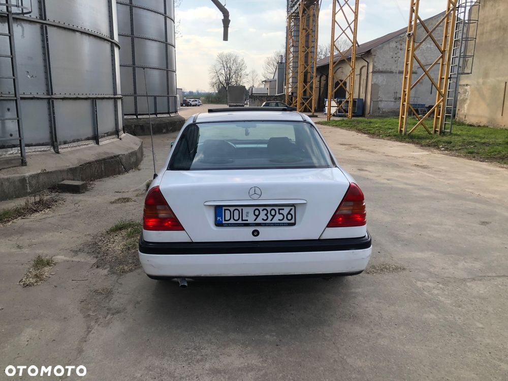 Mercedes-Benz Klasa C 180 Classic - 6